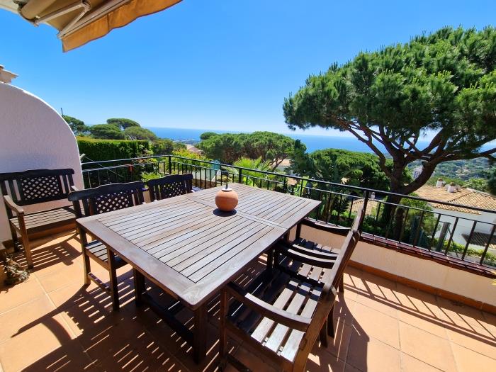 Casa encantadora con vistas al mar y terraza. 3524 - Apartament a Sant Feliu de Guíxols